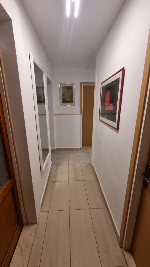 Apartment Vestibul Inn Split Ngoại thất bức ảnh