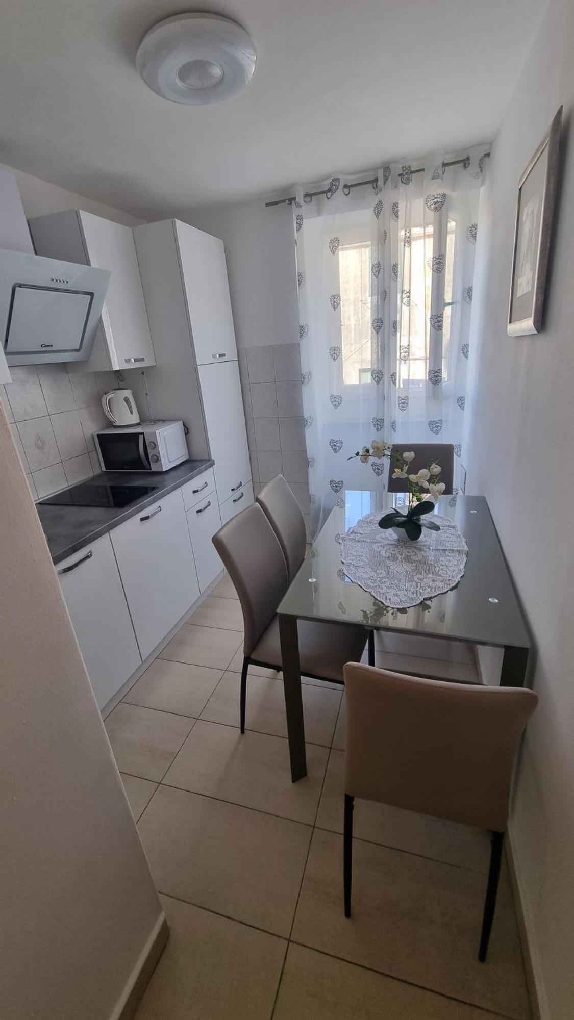 Apartment Vestibul Inn Split Ngoại thất bức ảnh